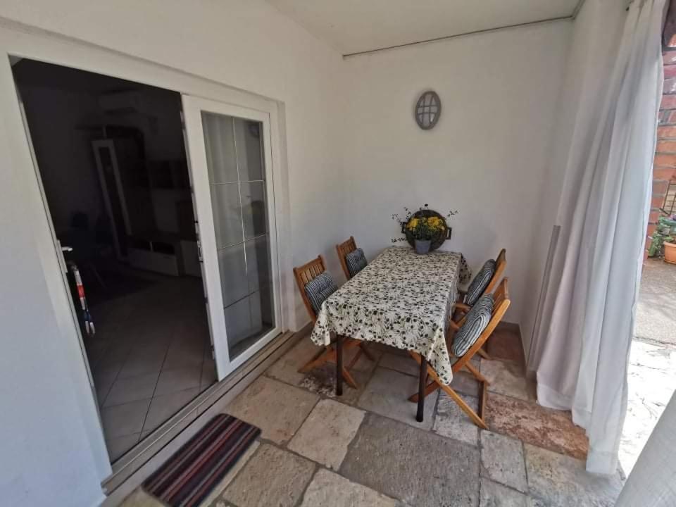 App Carla Apartment Novigrad  Ngoại thất bức ảnh