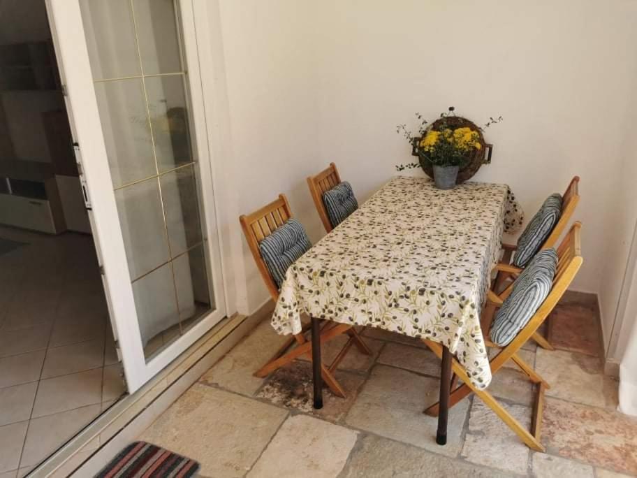 App Carla Apartment Novigrad  Ngoại thất bức ảnh